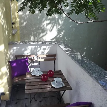 And With Parking Space - 12305 Guest house 2*